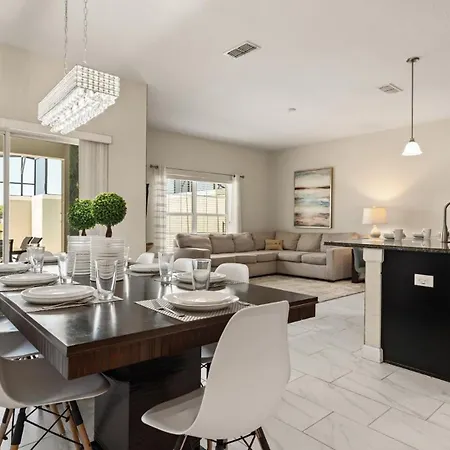 Family Townhome W Private Pool